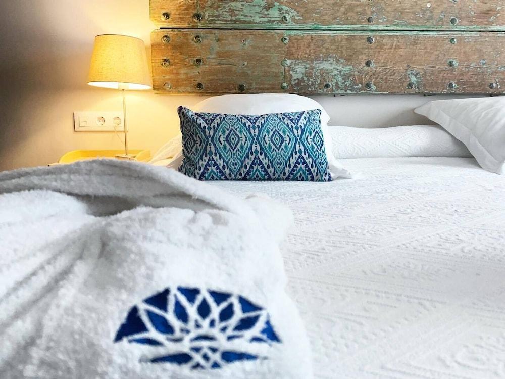 Hotel Boutique Casa De Colon 3*